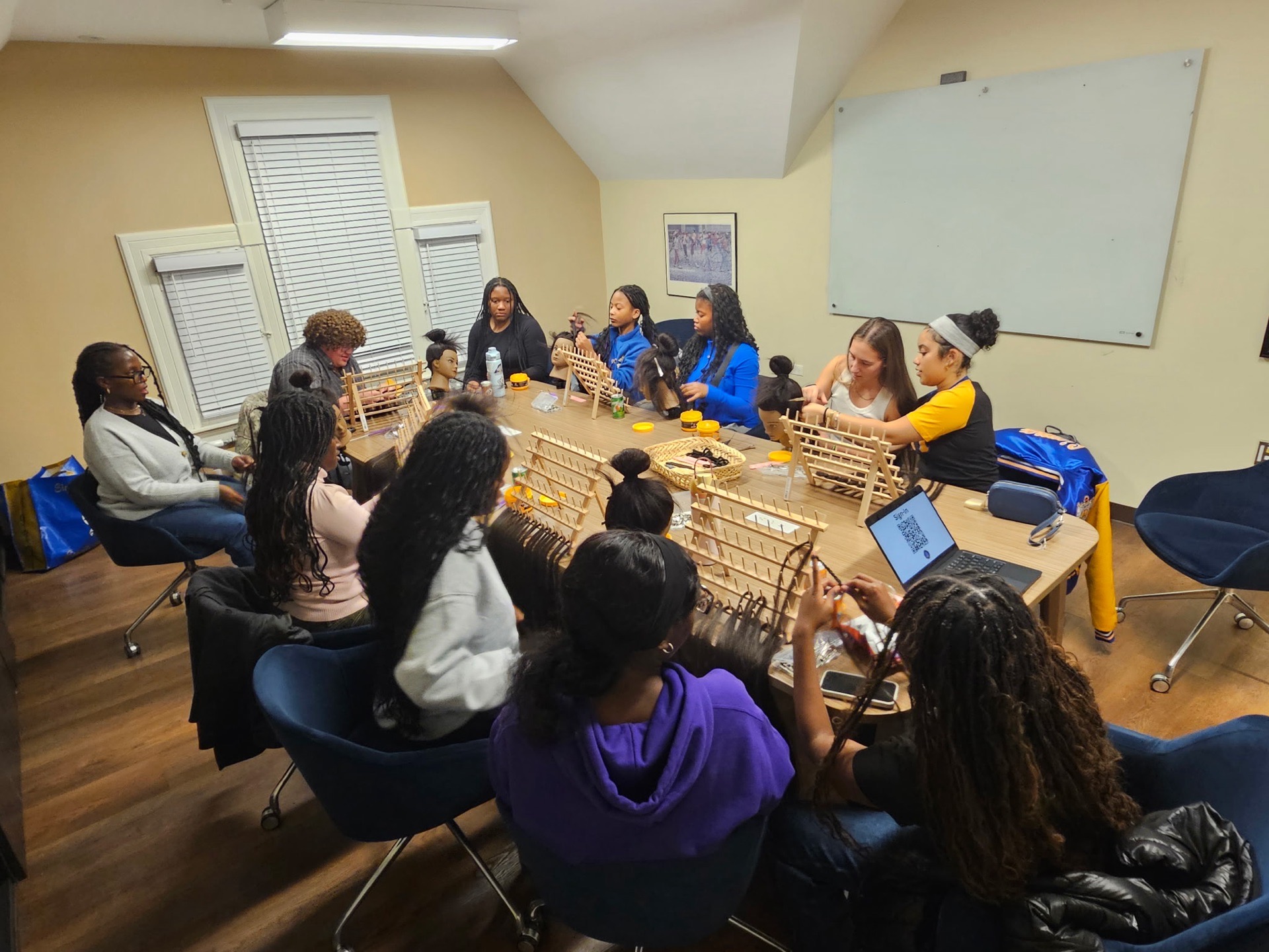 A full room learning at Braiding 101