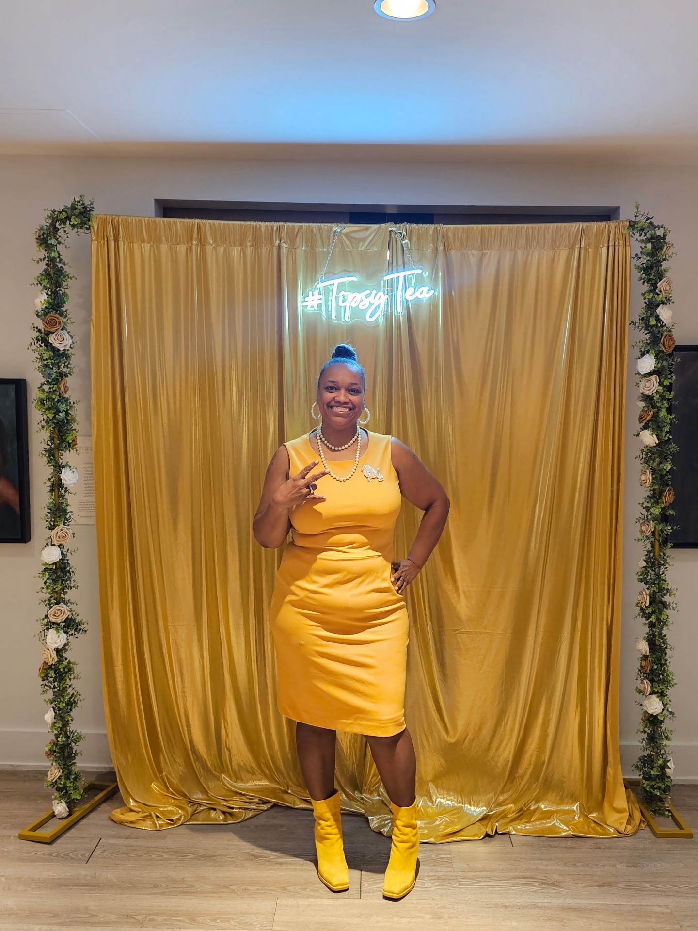 Full-length Topsy Tea portrait